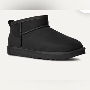 UGG Women’s Classic Ultra Mini Black  Boots- 7